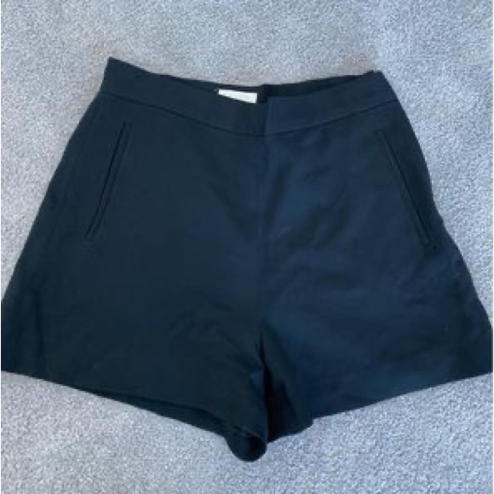 Aritzia Wilfred hi rise shorts size 2